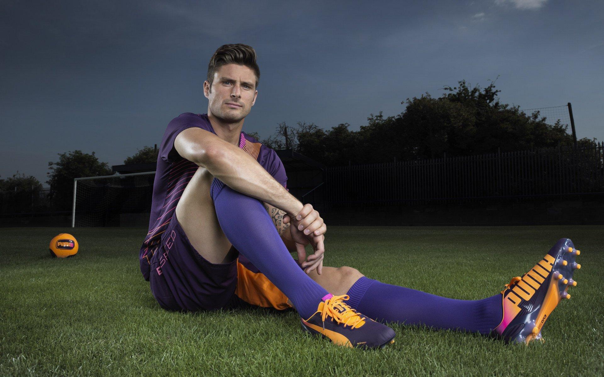 罗马诺标志性Here we go！确认，乔治亚锋霸米卡塔泽3000万欧登陆比利亚雷亚尔，黄色潜水艇锋线全面升级